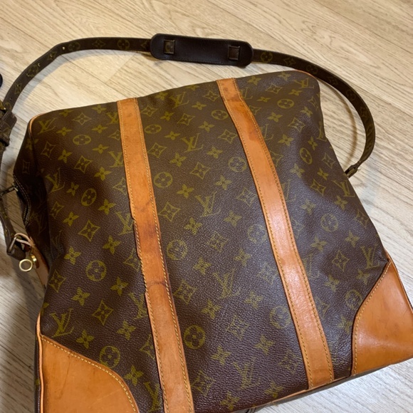 Louis Vuitton Handbags - LOUIS VUITTON TRAVEL BAG